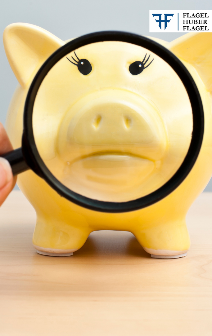 Yellow pig and magnifying glass