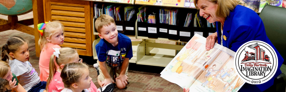 children being read to by First Lady Fran Dewine